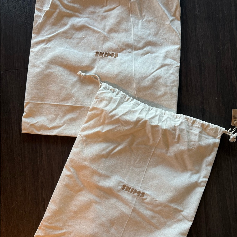 SKIMS Canvas Dustcover